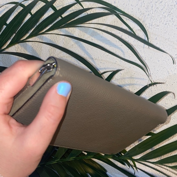 Celine Zipped Wallet ☀️ - Picture 6 of 17
